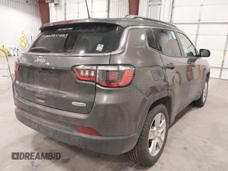 2022 Jeep Compass Latitude z VIN 3C4NJCBB1NT228814, wystawiony jako IAAI lot #41420501 z przebiegiem 36 993 mil mil oraz . Historia ofert i sprzedaży dostępna na DreamBid. Obrazek 4.