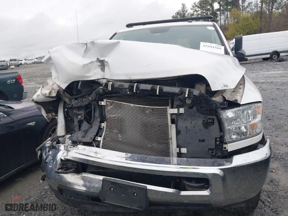 2018 Ram 2500 Tradesman with VIN 3C6UR5CL5JG316444, listed as a IAAI auction lot 41844569 with 161,000 mi miles. Bid and sale history available at carsss.com. Image 12.