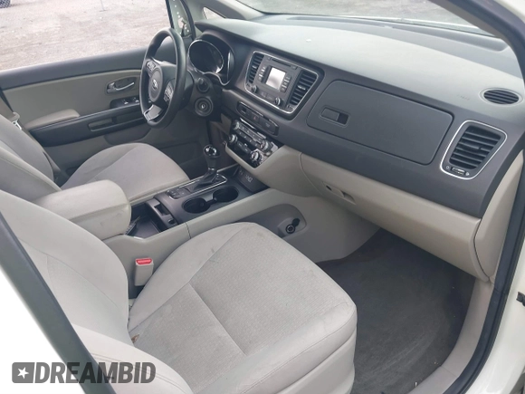 2016 Kia Sedona LX with VIN KNDMB5C19G6084405, listed as a IAAI auction lot 41211452 with 88,783 mi miles. Bid and sale history available at carsss.com. Image 5.