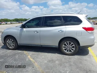 2016 Nissan Pathfinder SV with VIN 5N1AR2MN5GC647848, listed as a IAAI auction lot 42178328 with 155,942 mi miles. Bid and sale history available at carsss.com. Image 14.