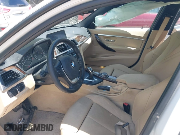 2016 BMW 3 Series 328d z VIN WBA8E5C53GK388412, wystawiony jako IAAI lot #42214089 z przebiegiem 91 678 mil mil oraz . Historia ofert i sprzedaży dostępna na DreamBid. Obrazek 5.