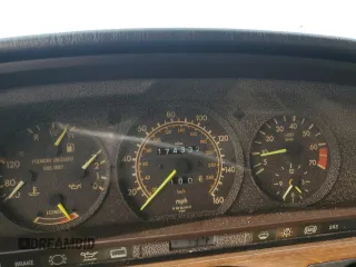 1989 Mercedes-Benz 300 with VIN WDBCA24D0KA457759, listed as a Copart auction lot 47920625 with 174,332 mi miles and Salvage Title. Bid and sale history available at DreamBid. Image 9.