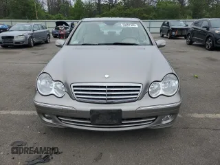 2006 Mercedes-Benz C 280 Luxury z VIN WDBRF92H46F774155, wystawiony jako Copart lot #59687985 z przebiegiem 56 007 mil mil oraz Szkoda całkowita • Salvage title. Historia ofert i sprzedaży dostępna na DreamBid. Obrazek 5.