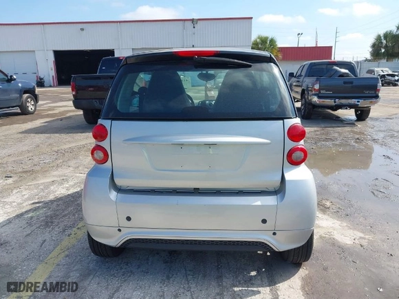 2012 Smart fortwo Pure with VIN WMEEJ3BA1CK560131, listed as a IAAI auction lot 41540976 with NaN miles. Bid and sale history available at carsss.com. Image 8.