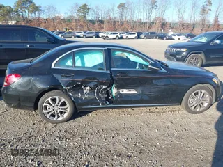2015 Mercedes-Benz C-Class C 300 Luxury with VIN 55SWF4KB1FU063728, listed as a IAAI auction lot 41280726 with 27,010 mi miles. Bid and sale history available at carsss.com. Image 13.