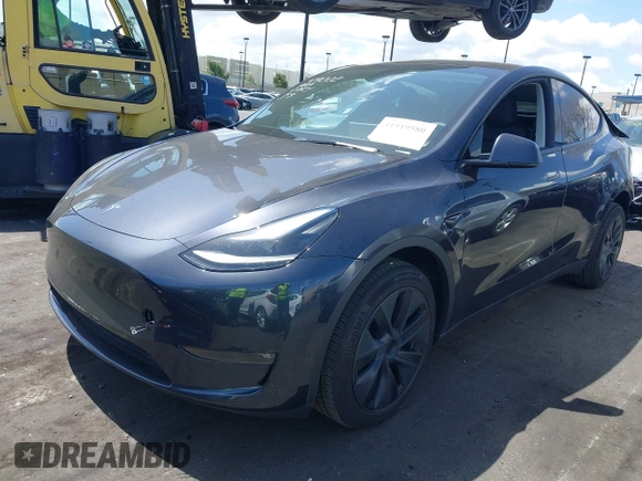 2024 Tesla Model Y Long Range with VIN 7SAYGDEE6RF127475, listed as a IAAI auction lot 41919580 with 19,395 mi miles. Bid and sale history available at carsss.com. Image 21.