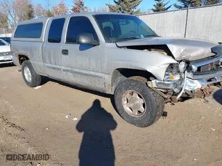 2004 GMC Sierra 1500 SLT with VIN 2GTEK19T441216172, listed as a IAAI auction lot 41593897 with 193,320 mi miles. Bid and sale history available at carsss.com. Image 1.