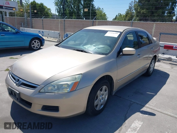 2007 Honda Accord LX z VIN 1HGCM56427A092128, wystawiony jako IAAI lot #42354399 z przebiegiem 186 915 mil mil oraz . Historia ofert i sprzedaży dostępna na DreamBid. Obrazek 6.