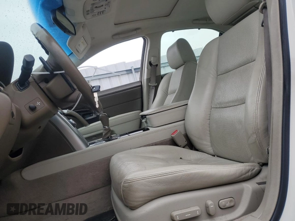 2011 Acura RL Technology with VIN JH4KB2F63BC000147, listed as a Copart auction lot 86130774 with 215,685 mi miles and Salvage Title. Bid and sale history available at DreamBid. Image 7.