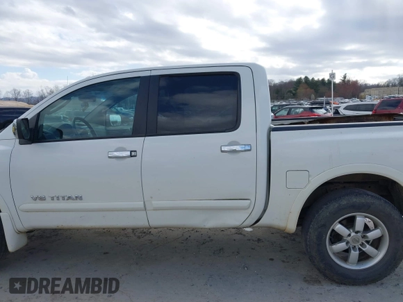2011 Nissan Titan Pro-4X z VIN 1N6BA0EC8BN307959, wystawiony jako IAAI lot #41837097 z przebiegiem 160 672 mil mil oraz . Historia ofert i sprzedaży dostępna na DreamBid. Obrazek 15.