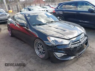 2013 Hyundai Genesis Coupe 2.0T z VIN KMHHT6KD2DU097886, wystawiony jako IAAI lot #41864894 z przebiegiem 152 642 mil mil oraz . Historia ofert i sprzedaży dostępna na DreamBid. Obrazek 1.