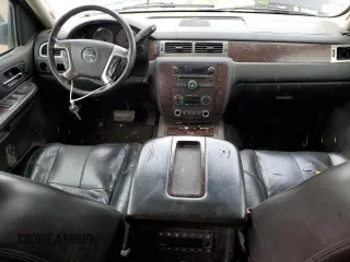 2007 GMC Yukon Denali z VIN 1GKFK63837J141601, wystawiony jako Copart lot #55281655 z przebiegiem 285 633 mil mil oraz Tytuł czysty. Historia ofert i sprzedaży dostępna na DreamBid. Obrazek 8.