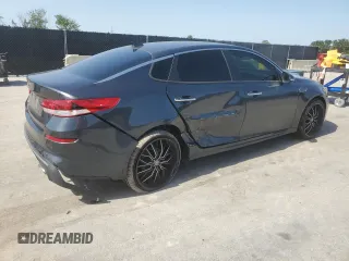 2020 Kia Optima SE z VIN 5XXGT4L35LG407866, wystawiony jako Copart lot #57312695 z przebiegiem 79 256 mil mil oraz Szkoda całkowita • Salvage title. Historia ofert i sprzedaży dostępna na DreamBid. Obrazek 3.