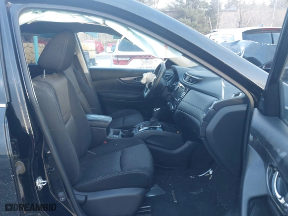 2020 Nissan Rogue SV with VIN JN8AT2MV9LW108233, listed as a IAAI auction lot 41431887 with 82,558 mi miles. Bid and sale history available at carsss.com. Image 5.