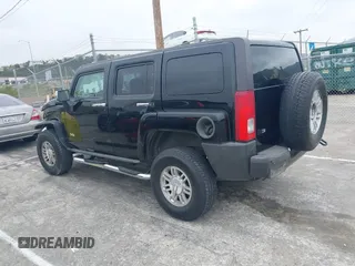 2007 Hummer H3 SUV z VIN 5GTDN13EX78255548, wystawiony jako IAAI lot #42205768 z przebiegiem 150 530 mil mil oraz . Historia ofert i sprzedaży dostępna na DreamBid. Obrazek 3.