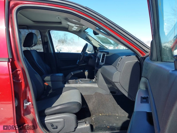 2010 Jeep Grand Cherokee Laredo with VIN 1J4RR4GT0AC135770, listed as a IAAI auction lot 41444149 with 226,746 mi miles. Bid and sale history available at carsss.com. Image 5.