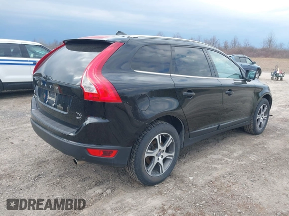 2013 Volvo XC60 T6 z VIN YV4902DZ1D2368819, wystawiony jako IAAI lot #41833733 z przebiegiem 148 606 mil mil oraz . Historia ofert i sprzedaży dostępna na DreamBid. Obrazek 4.