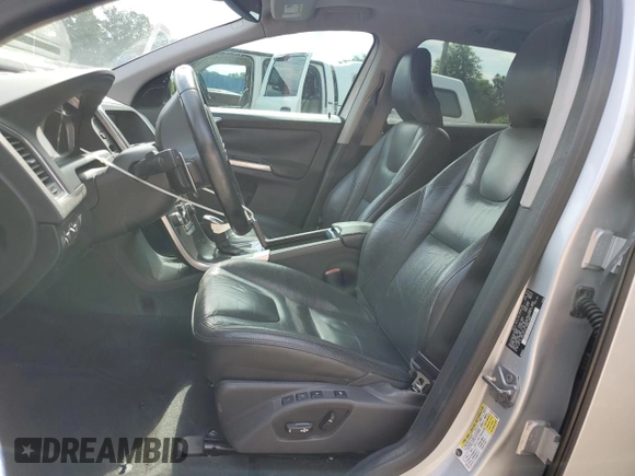 2014 Volvo XC60 R-Design Premier Plus with VIN YV4902DZ5E2516262, listed as a Copart auction lot 57967335 with 123,313 mi miles and Salvage title. Bid and sale history available at DreamBid. Image 7.