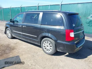 2015 Chrysler Town & Country Limited Platinum with VIN 2C4RC1GG2FR529357, listed as a IAAI auction lot 41924159 with 220,575 mi miles and . Bid and sale history available at DreamBid. Image 3.