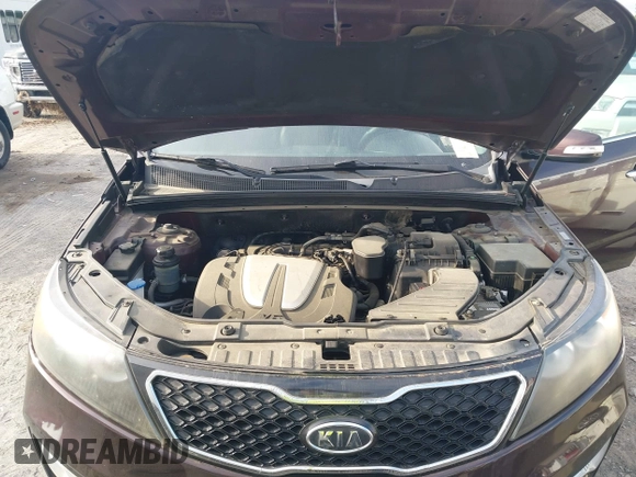 2011 Kia Sorento SX with VIN 5XYKW4A28BG127753, listed as a IAAI auction lot 42033754 with 163,470 mi miles. Bid and sale history available at carsss.com. Image 10.