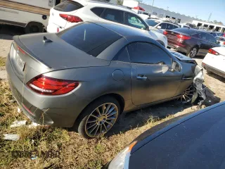 2017 Mercedes-Benz SLC 300 z VIN WDDPK3JA3HF138003, wystawiony jako Copart lot #81404554 z przebiegiem 23 339 mil mil oraz Nie do naprawy • Non repairable. Historia ofert i sprzedaży dostępna na DreamBid. Obrazek 3.