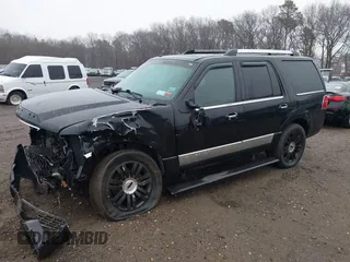 2008 Lincoln Navigator with VIN 5LMFU28518LJ04445, listed as a IAAI auction lot 41353163 with 999,999 mi miles. Bid and sale history available at carsss.com. Image 2.