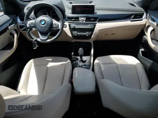 2021 BMW X1 sDrive28i z VIN WBXJG7C06M5S00879, wystawiony jako Copart lot #55572445 z przebiegiem 28 252 mil mil oraz Tytuł czysty. Historia ofert i sprzedaży dostępna na DreamBid. Obrazek 8.