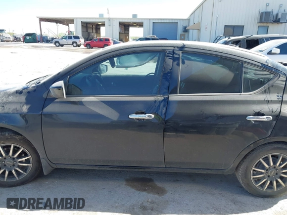 2015 Nissan Versa SV with VIN 3N1CN7AP5FL898189, listed as a IAAI auction lot 41797118 with 206,357 mi miles. Bid and sale history available at carsss.com. Image 13.