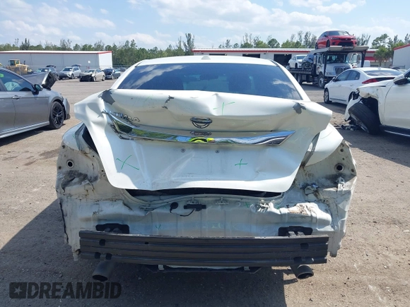 2015 Nissan Altima 2.5 SV with VIN 1N4AL3AP6FC434347, listed as a IAAI auction lot 42058176 with 131,022 mi miles. Bid and sale history available at carsss.com. Image 17.