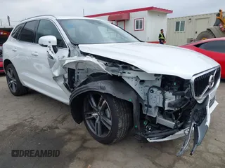 2021 Volvo XC60 Momentum z VIN YV4102DK6M1828353, wystawiony jako IAAI lot #41905915 z przebiegiem 23 422 mil mil oraz . Historia ofert i sprzedaży dostępna na DreamBid. Obrazek 1.