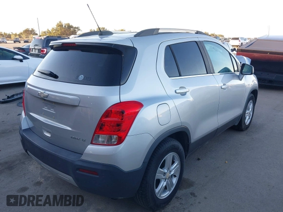 2015 Chevrolet Trax LT with VIN 3GNCJLSB1FL255205, listed as a IAAI auction lot 41392794 with 1 mi miles. Bid and sale history available at carsss.com. Image 4.