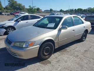 2001 Toyota Camry CE with VIN 4T1BG22K81U075419, listed as a IAAI auction lot 41994243 with 176,157 mi miles. Bid and sale history available at carsss.com. Image 2.
