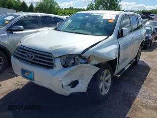 2008 Toyota Highlander z VIN JTEDS41A482011153, wystawiony jako IAAI lot #42147317 z przebiegiem 121 189 mil mil oraz . Historia ofert i sprzedaży dostępna na DreamBid. Obrazek 19.