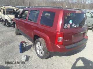 2014 Jeep Patriot Sport with VIN 1C4NJRBB8ED689016, listed as a IAAI auction lot 41613215 with 180,047 mi miles and . Bid and sale history available at carsss.com. Image 3.