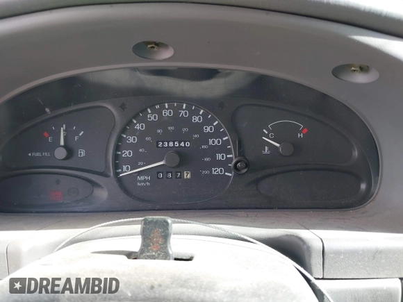 1998 Ford Escort LX z VIN 1FAFP10P5WW237944, wystawiony jako IAAI lot #42239266 z przebiegiem 238 540 mil mil oraz . Historia ofert i sprzedaży dostępna na DreamBid. Obrazek 7.