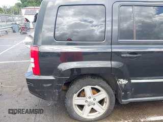 2010 Jeep Patriot Limited with VIN 1J4NF4GBXAD502439, listed as a IAAI auction lot 42265041 with 136,871 mi miles and . Bid and sale history available at DreamBid. Image 13.