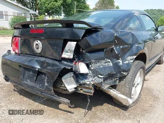 2007 Ford Mustang GT Deluxe with VIN 1ZVFT82H275230619, listed as a IAAI auction lot 42478109 with 129,201 mi miles and . Bid and sale history available at DreamBid. Image 6.