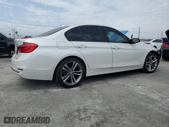 2016 BMW 3 Series 328i z VIN WBA8E9C59GK645483, wystawiony jako Copart lot #59623365 z przebiegiem 111 222 mil mil oraz Szkoda całkowita • Salvage title. Historia ofert i sprzedaży dostępna na DreamBid. Obrazek 3.