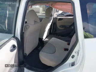 2007 Honda Fit Sport z VIN JHMGD38657S030086, wystawiony jako IAAI lot #41699824 z przebiegiem 224 648 mil mil oraz . Historia ofert i sprzedaży dostępna na DreamBid. Obrazek 8.