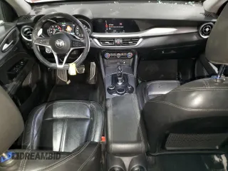 2019 Alfa Romeo Stelvio z VIN ZASPAKAN2K7C32117, wystawiony jako Copart lot #41795675 z przebiegiem 90 124 mil mil oraz Szkoda całkowita • Salvage title. Historia ofert i sprzedaży dostępna na DreamBid. Obrazek 8.