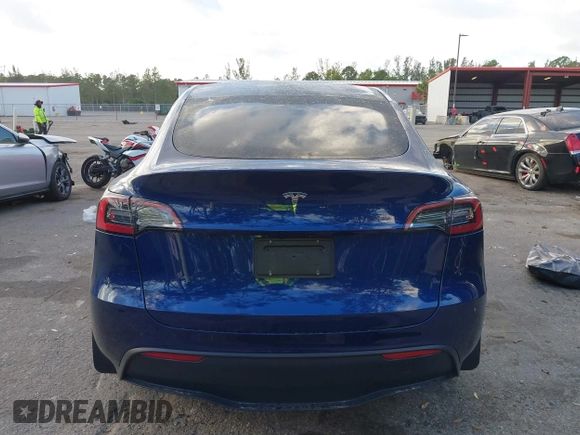 2024 Tesla Model Y с VIN 7SAYGDED5RF015208, выставлен на аукционе IAAI как лот 41608087 с пробегом 10 059 миль миль и . История ставок и продаж доступна на DreamBid. Изображение 16.