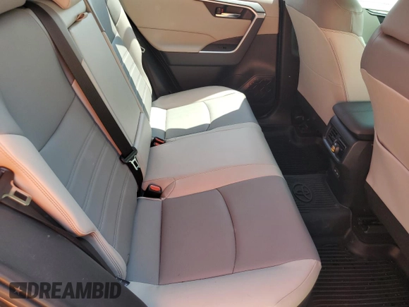 2023 Toyota RAV4 Hybrid XLE Premium z VIN JTMB6RFV2PD105642, wystawiony jako Copart lot #50714615 z przebiegiem Nie podano mil oraz Szkoda całkowita • Salvage title. Historia ofert i sprzedaży dostępna na DreamBid. Obrazek 10.