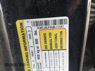 2016 Lincoln MKX Reserve with VIN 2LMTJ8LP3GBL71597, listed as a IAAI auction lot 40722178 with 230,704 mi miles. Bid and sale history available at carsss.com. Image 9.