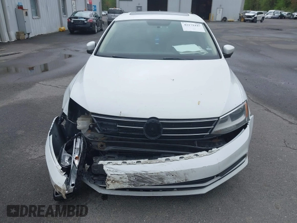 2015 Volkswagen Jetta SE with VIN 3VWD17AJ5FM305415, listed as a IAAI auction lot 42179447 with 154,535 mi miles and . Bid and sale history available at DreamBid. Image 6.