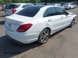2017 Mercedes-Benz C 300 с VIN 55SWF4KB8HU208704, выставлен на аукционе IAAI как лот 42051688 с пробегом 108 835 миль миль и . История ставок и продаж доступна на DreamBid. Изображение 4.