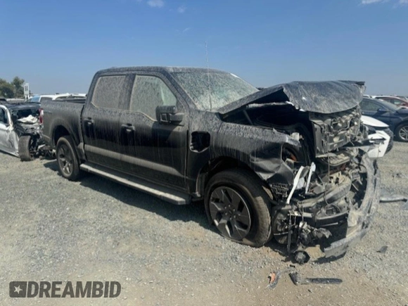 2022 Ford F-150 Lightning Pro z VIN 1FT6W1EV8NWG04113, wystawiony jako Copart lot #51413924 z przebiegiem Nie podano mil oraz Szkoda całkowita • Salvage title. Historia ofert i sprzedaży dostępna na DreamBid. Obrazek 4.
