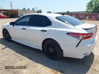 2019 Toyota Camry LE z VIN 4T1B11HK6KU266275, wystawiony jako IAAI lot #41978900 z przebiegiem 84 202 mil mil oraz . Historia ofert i sprzedaży dostępna na DreamBid. Obrazek 3.