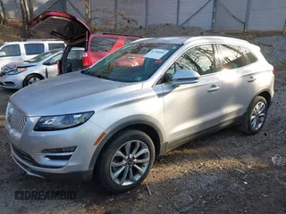 2019 Lincoln MKC Select with VIN 5LMCJ2D97KUL16479, listed as a IAAI auction lot 41789894 with 45,700 mi miles. Bid and sale history available at carsss.com. Image 2.