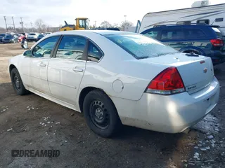 2012 Chevrolet Impala Police Police with VIN 2G1WD5E35C1225305, listed as a IAAI auction lot 38245313 with 132,841 mi miles. Bid and sale history available at carsss.com. Image 3.