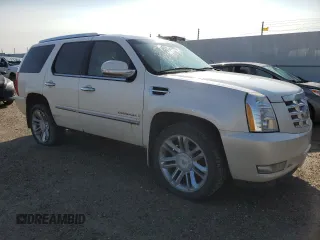 2007 Cadillac Escalade z VIN 1GYFK63807R226502, wystawiony jako Copart lot #61131695 z przebiegiem 319 798 mil mil oraz Szkoda całkowita • Salvage title. Historia ofert i sprzedaży dostępna na DreamBid. Obrazek 4.